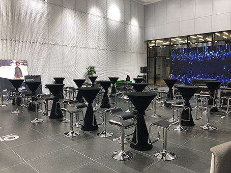 黑色吧桌吧椅.jpg 黑色吧桌吧椅.jpg